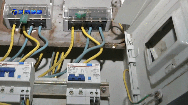 為什么配電箱里不能放雜物？:配電箱
